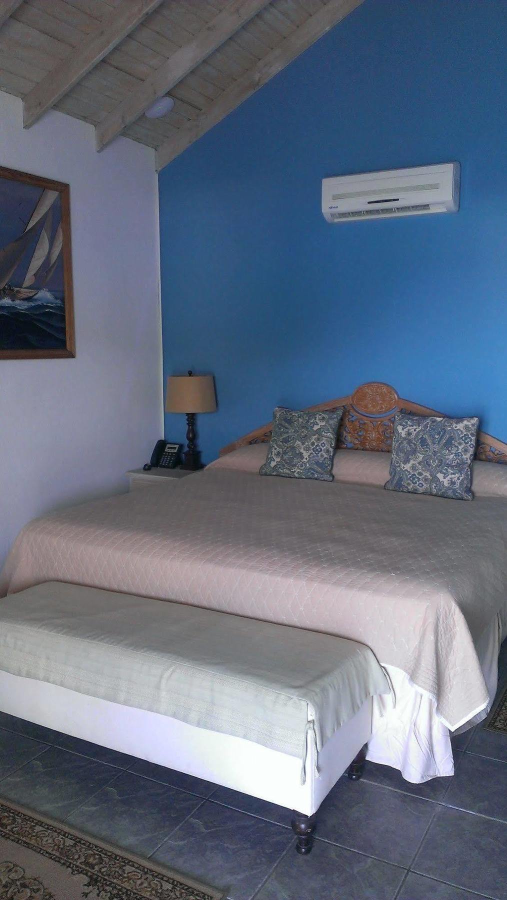 Paradise Beach Hotel Kingstown Exterior foto