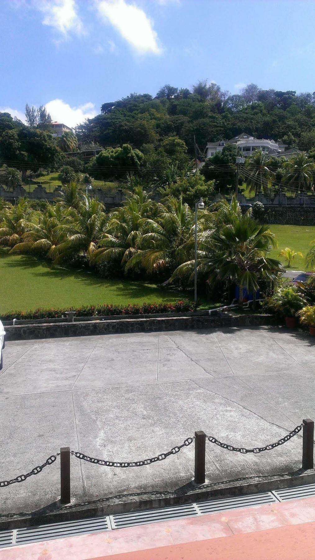 Paradise Beach Hotel Kingstown Exterior foto